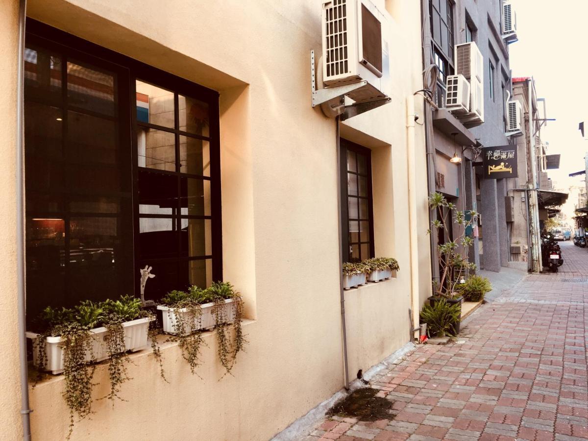 Feng Chao Home Tainan Bagian luar foto